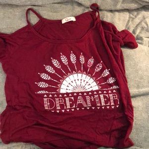 Cute shirt with shoulders open